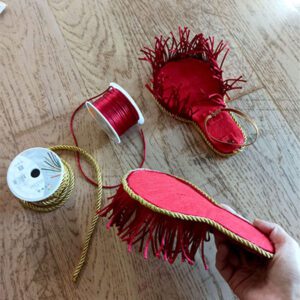 Narcisist shoulder pads